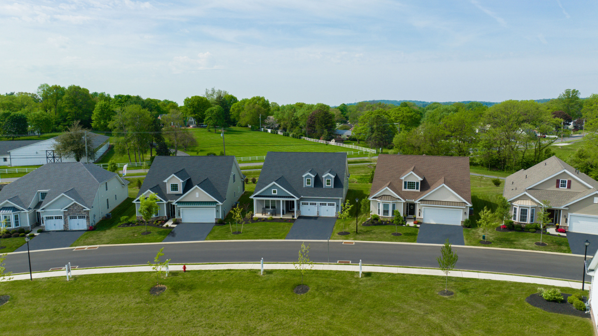 10 Stunning Exterior Color Combinations to Elevate Your Home’s Curb Appeal